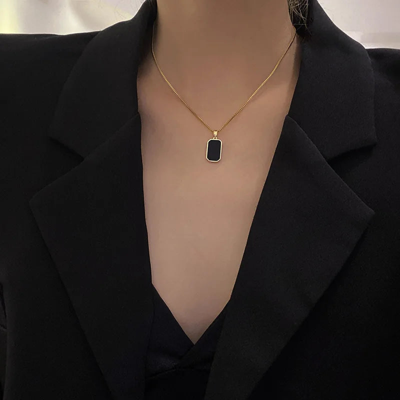Black Rectangular Pendant Necklace 