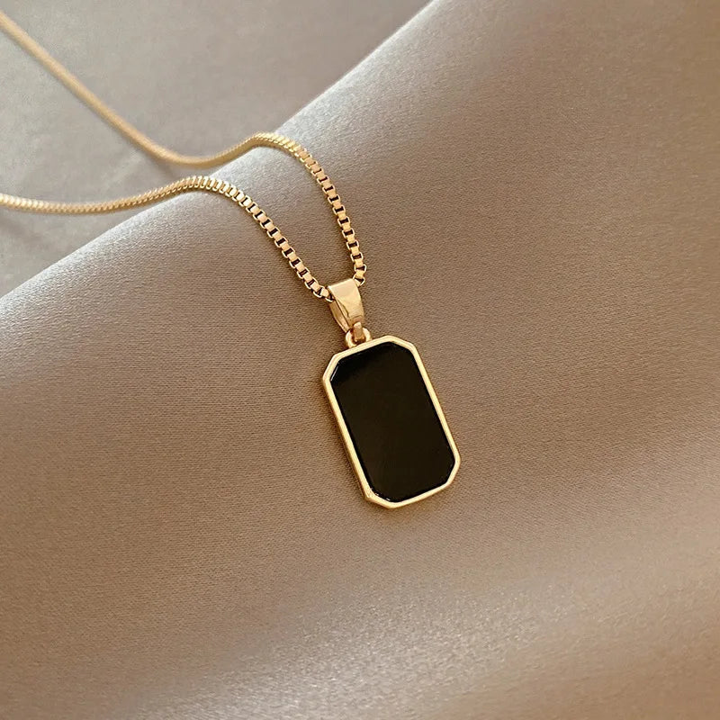 Black Rectangular Pendant Necklace 